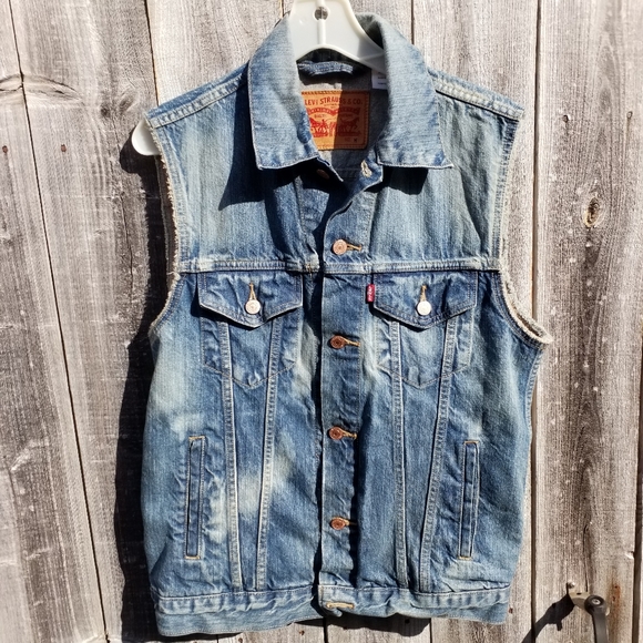 Levi's Black Trucker Denim distressed Vest Size Medium